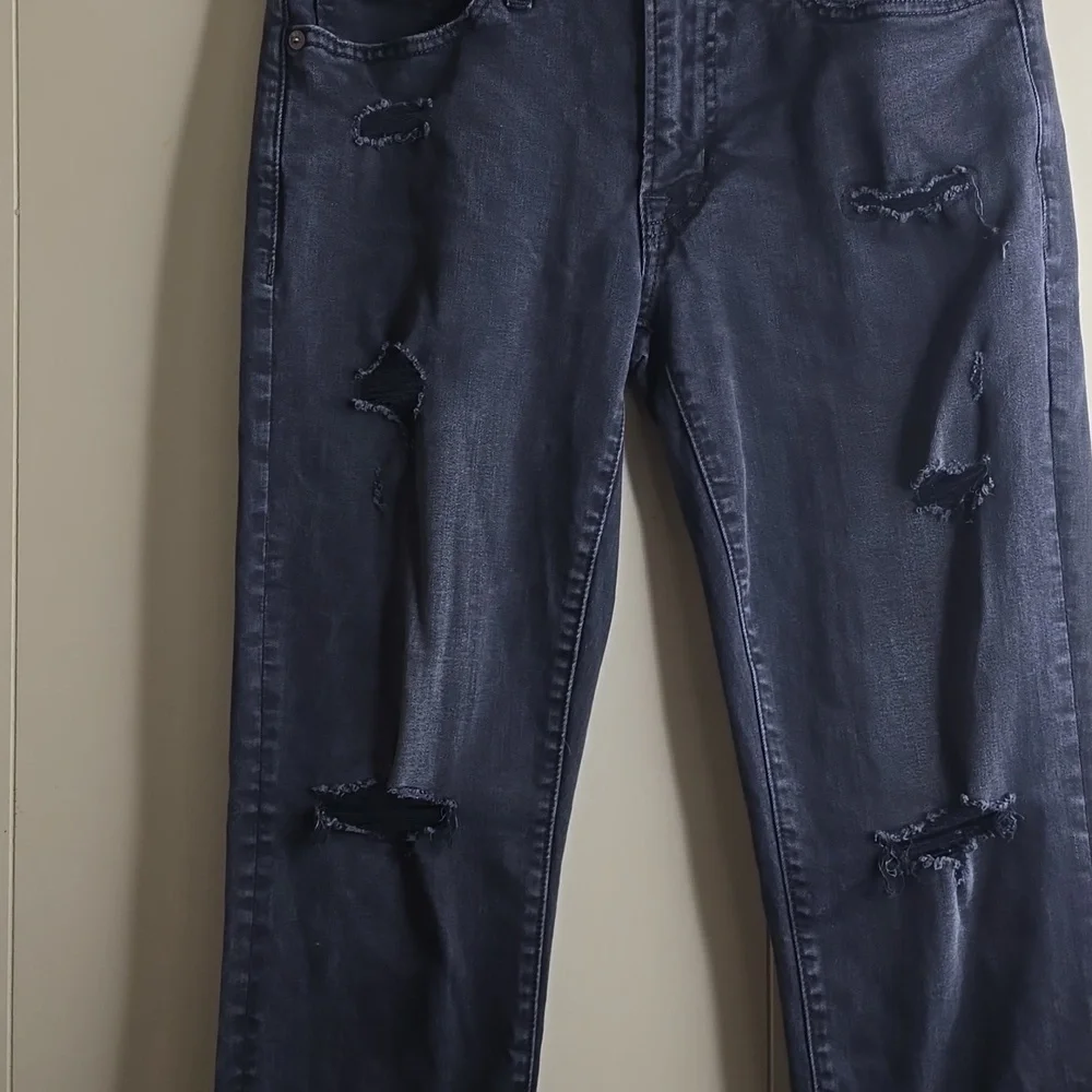 Distressed Gray Women Jeans American Eagle Outditters 28x30 - Picture 3 of 7